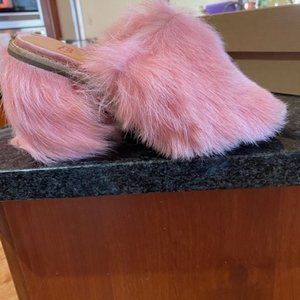 NEW. UGG Rosa Fluff Heel Pink